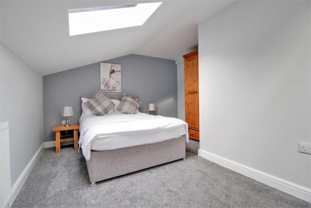 Nelson By The Docks Serviced Apartments By Roomsbooked Gloucester Exteriör bild