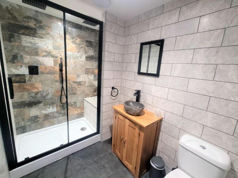 Nelson By The Docks Serviced Apartments By Roomsbooked Gloucester Exteriör bild