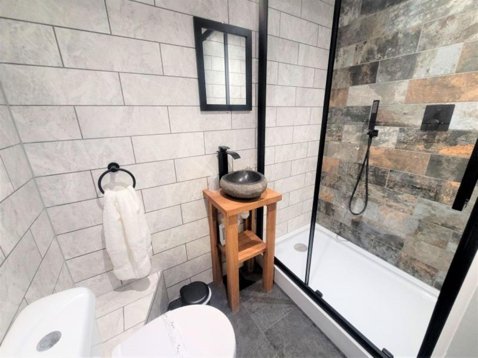 Nelson By The Docks Serviced Apartments By Roomsbooked Gloucester Exteriör bild
