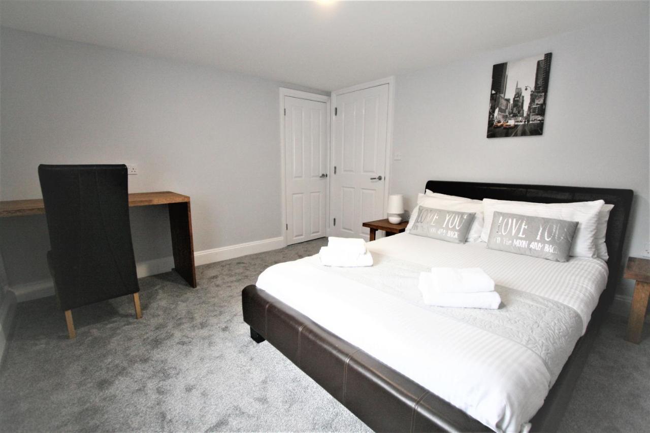 Nelson By The Docks Serviced Apartments By Roomsbooked Gloucester Exteriör bild