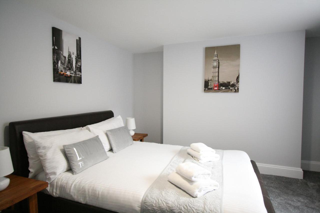 Nelson By The Docks Serviced Apartments By Roomsbooked Gloucester Exteriör bild